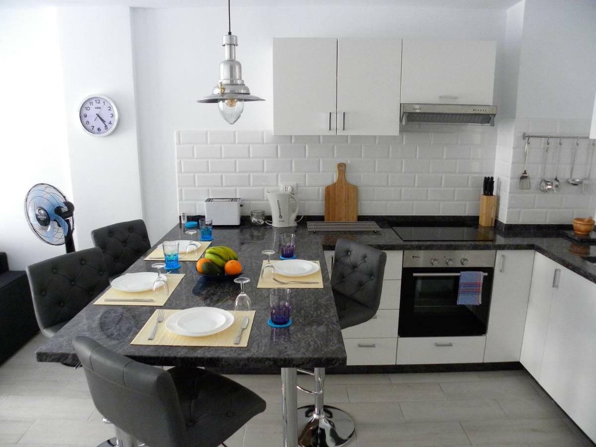 Ben'Sholidayflat Ideal For Families Groups And Couples Terrace Solarium Wi-Fi Netflix Smart Tv เอลเมดาโน ภายนอก รูปภาพ